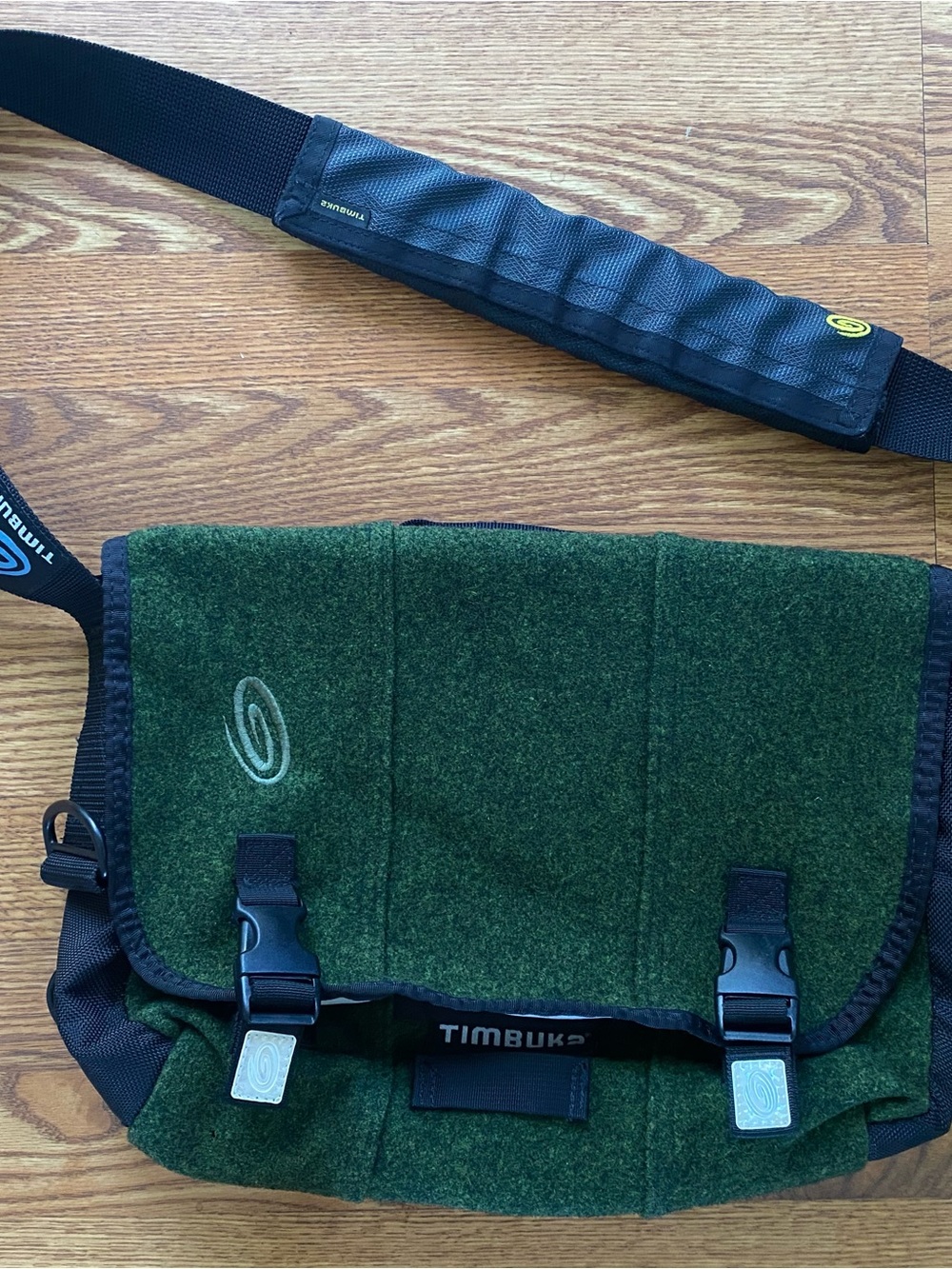 Timbuk2 Limited Edition Messenger Bag Olive Green Poly Wool